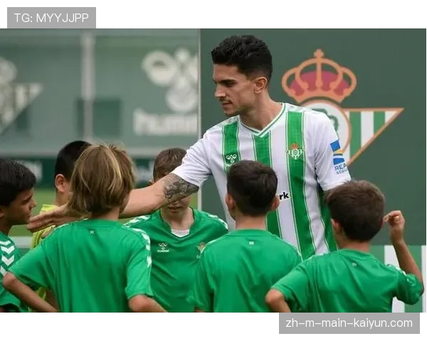 比利亚雷亚尔与贝蒂斯上演欧冠资格直接对话 积分差距仅1分